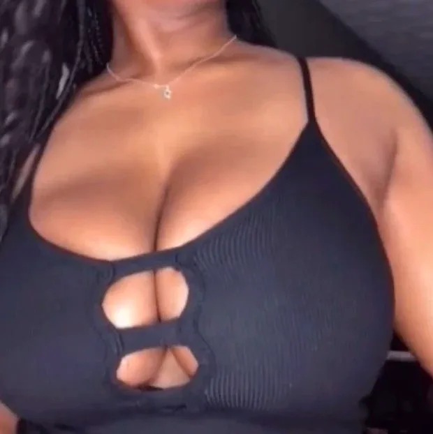 Daisy, 25