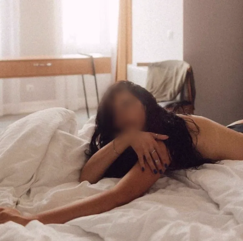 Lily, 24